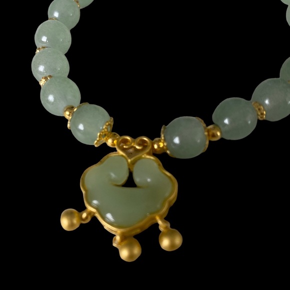 GREEN JADE/925 GOLD TRADITIONAL CHINESE BRACELET W/ JADE LOTUS DROP - Picture 3 of 11